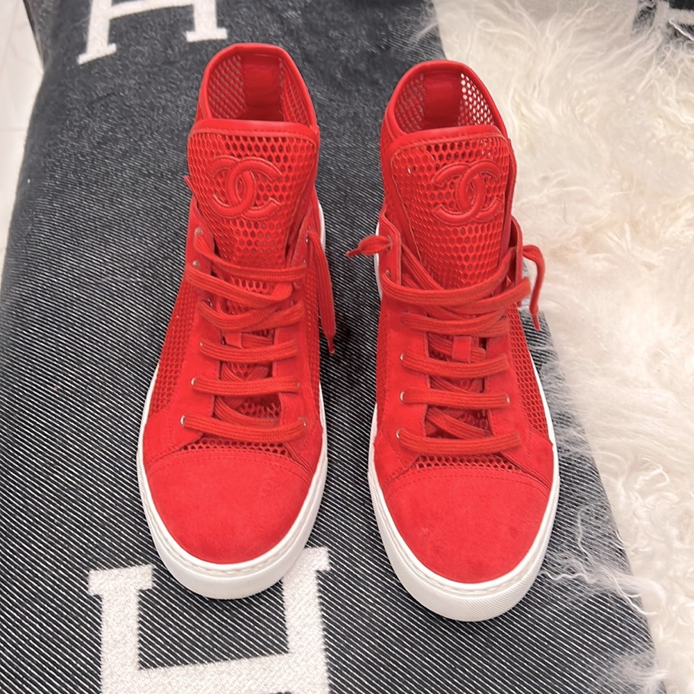 Chanel Red Suede Hightop Sneakers Shoes size 41 with Box & Dustbags